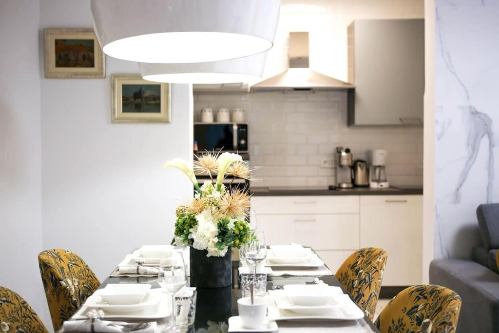 New & Luxury Apartment Tony Split Exterior foto